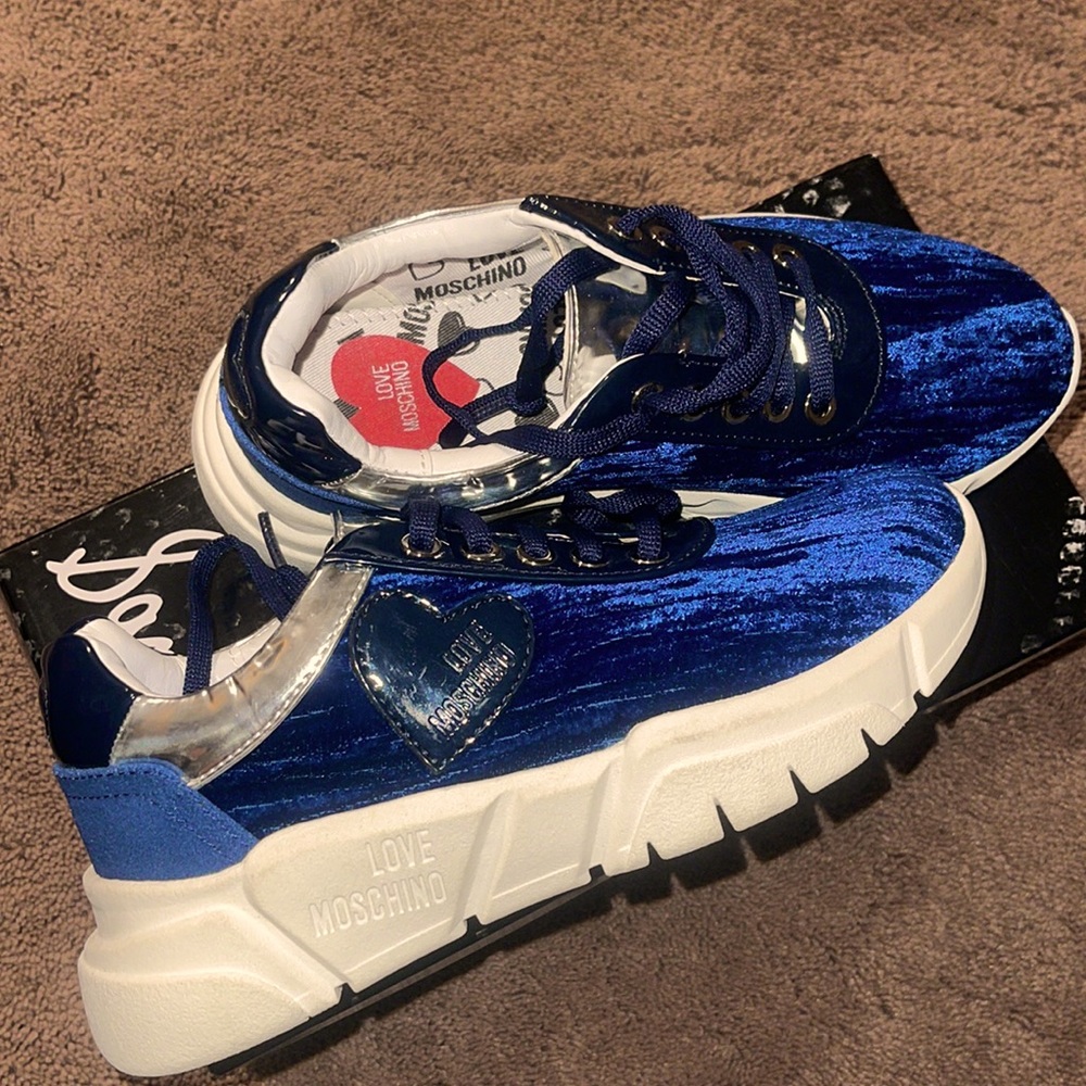 MOSCHINÓ SIZE EU 36 NEW SNEAKERS TENNIS SHOES ROYAL DEEP BLUE VELVET 💙